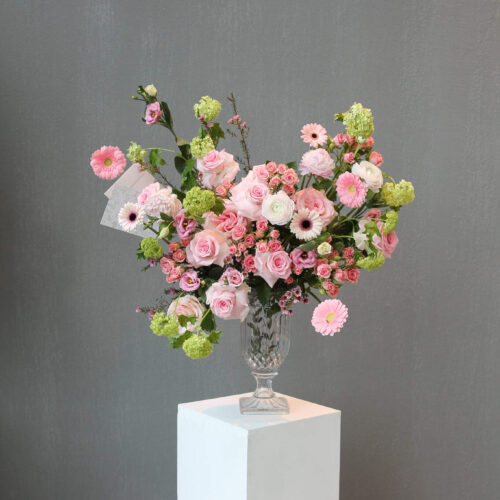 Alternative view of classic softness vase arrangement