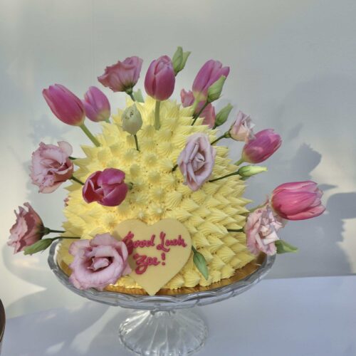 Alternative view of liona - cake flower duo
