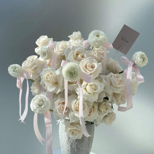 cream caresses vase arrangement
