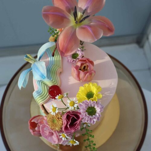 Alternative view of marlowe cake flower duo