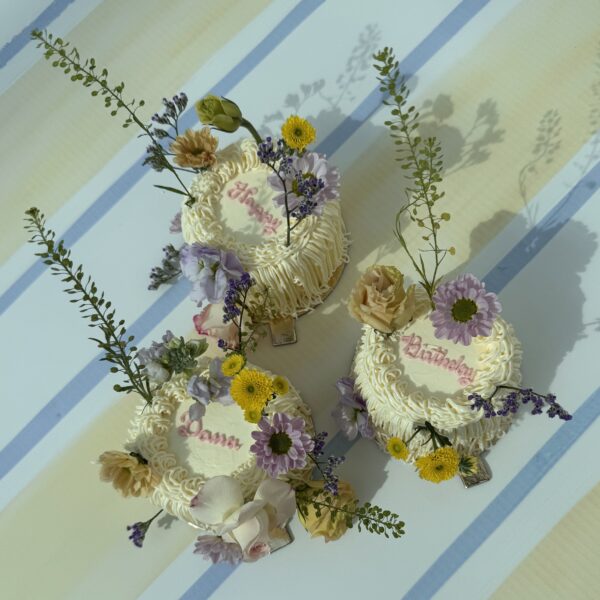 vionna cake flower duo
